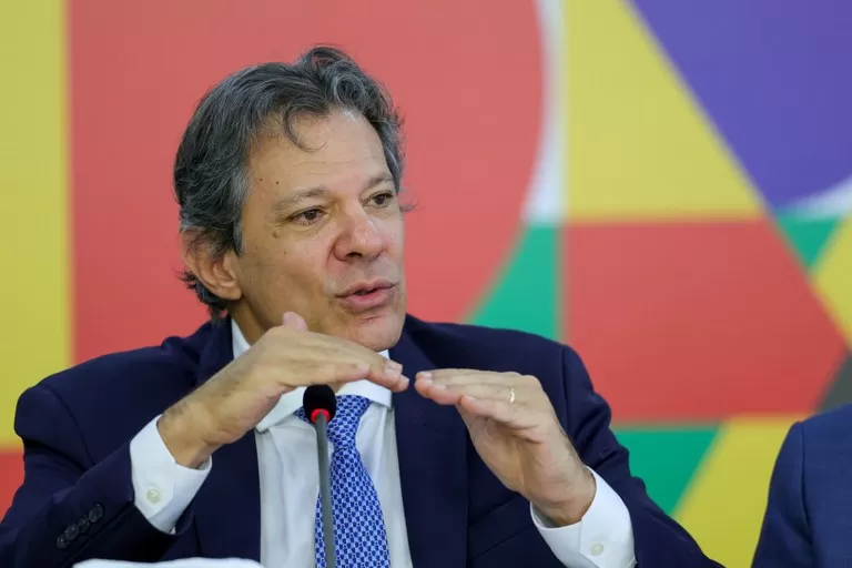 O ministro Fernando Haddad (Fazenda) durante entrevista em que explicou a nova faixa de isenção do Imposto de Renda. Foto: Fabio Rodrigues-Pozzebom/ Agência Brasil