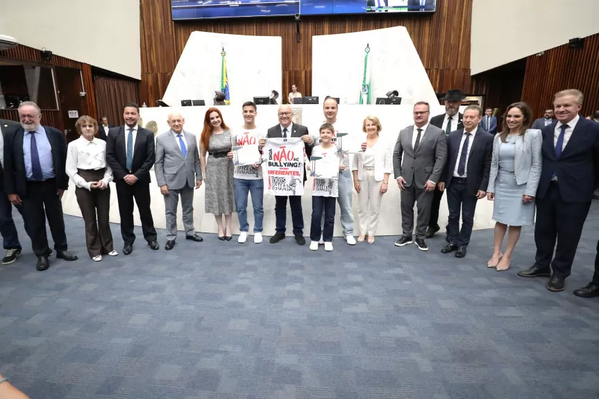 Projeto de prevenção e combate ao bullying recebe homenagem da Assembleia Legislativa do Paraná