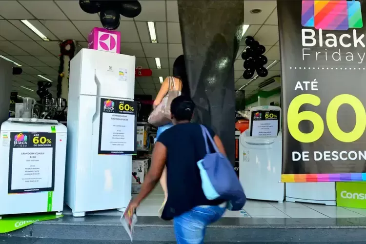Black Friday impulsiona vendas no varejo físico e digital. Foto: Rovena Rosa/Agência Brasil