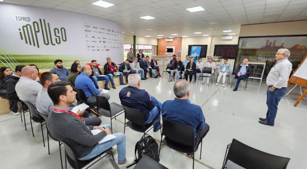 Dilvo em encontro com coordenadores de área da quarta edição