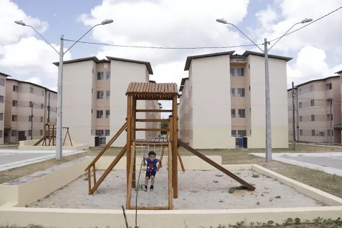 As casas e apartamentos ficarão em áreas urbanas consolidadas ou em expansão e terão acesso à rede elétrica, saneamento, educação, saúde, comércios e transporte público coletivo - Foto: Marcelo Camará/Divulgação
