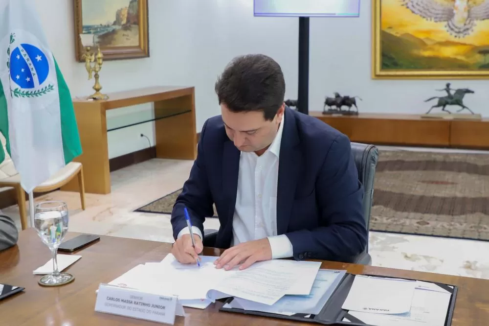 Estado contrata mais 1,1 mil professores e anuncia progressão de 10 mil docentes Foto: Ari Dias/AEN