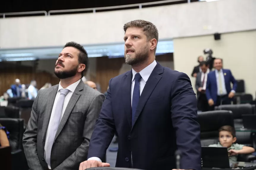 Os deputados Arilson Chiotato (esq) e Requião Filho, ambos do PT.Créditos:Valdir Amaral/Alep