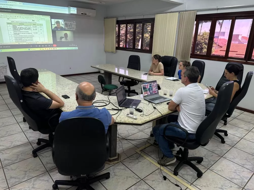 Reunião com equipe de engenharia discute projetos de implementação do Lago Municipal e acessos ao Parque de Lazer