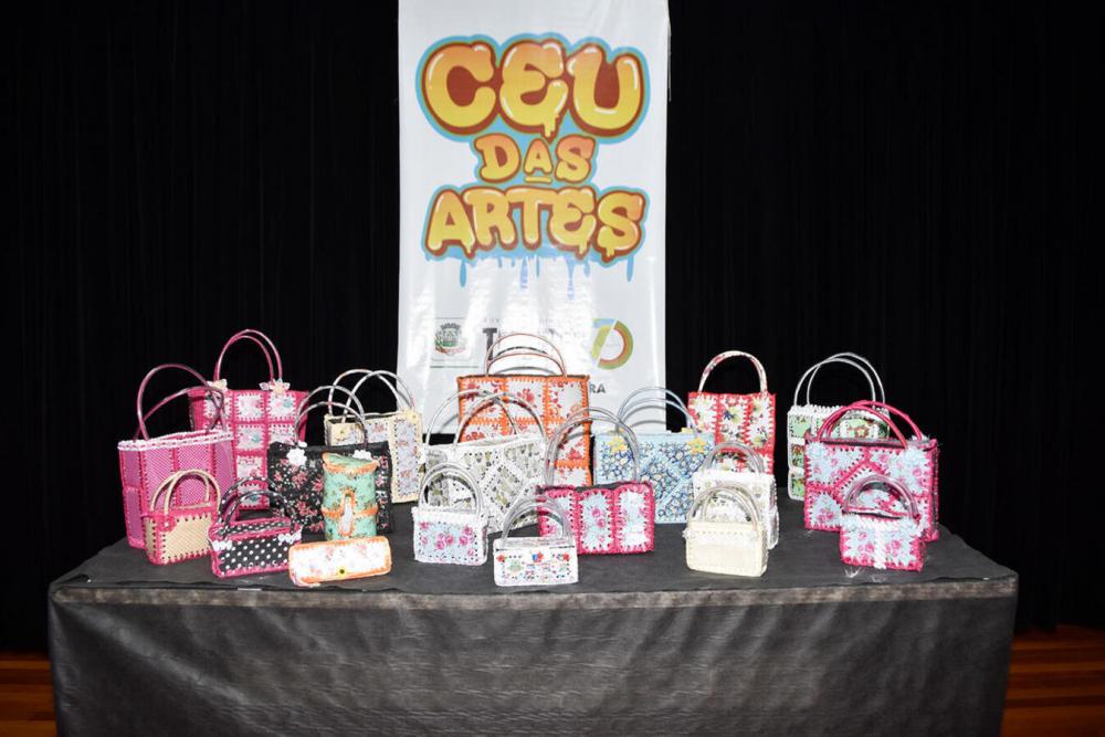 Período de inscrições para cursos de patchwork e de bolsas com garrafas pet (foto) tem início nesta segunda (7); a partir de outubro, ações semelhantes ocorrerão nos Certis