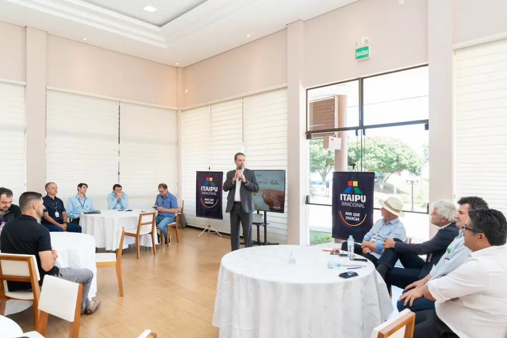Representantes de várias associações de agricultores familiares participaram do evento. Fotos: Sara Cheida/Itaipu Binacional. 