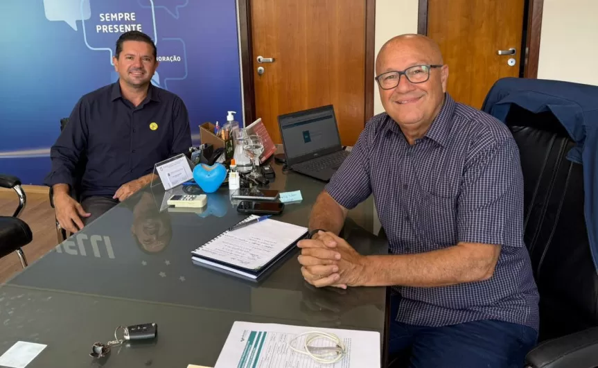 Romanelli e o prefeito de Carlópolis: Nilton Vieira (PSD)Créditos:Ascom Romanelli