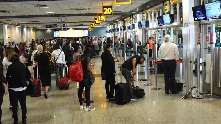Turistas estrangeiros deixam US$ 7,3 bilhões no país, o maior valor registrado nos últimos 15 anos