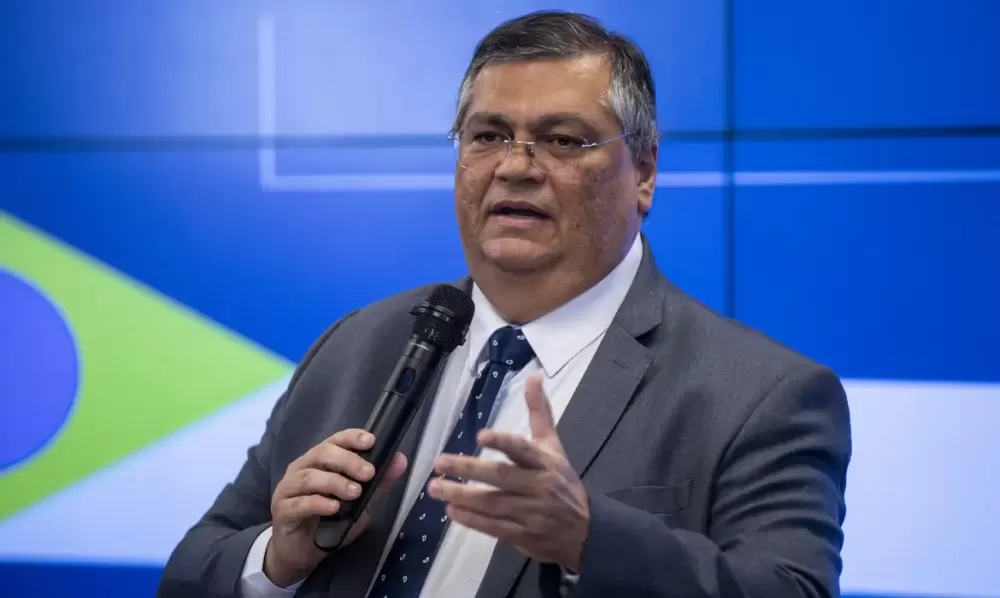 O ministro Flávio Dino, do Supremo Tribunal Federal (STF), decidiu nesta terça-feira (28) liberar o pagamento de emendas parlamentares destinadas a quatro fundações que atuam no apoio a pesquisas tecnológicas. Os repasses de recursos foram liberados após 