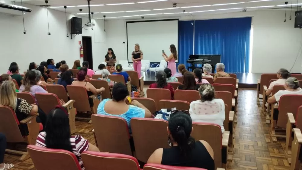 Secretaria da Mulher realiza primeiro encontro com Clubes de Mães de Foz do Iguaçu