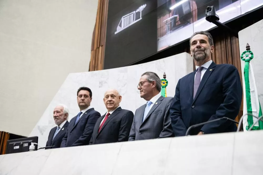 Diretor-geral da Itaipu participa da sessão de posse da Mesa Diretora da Assembleia Legislativa do Paraná