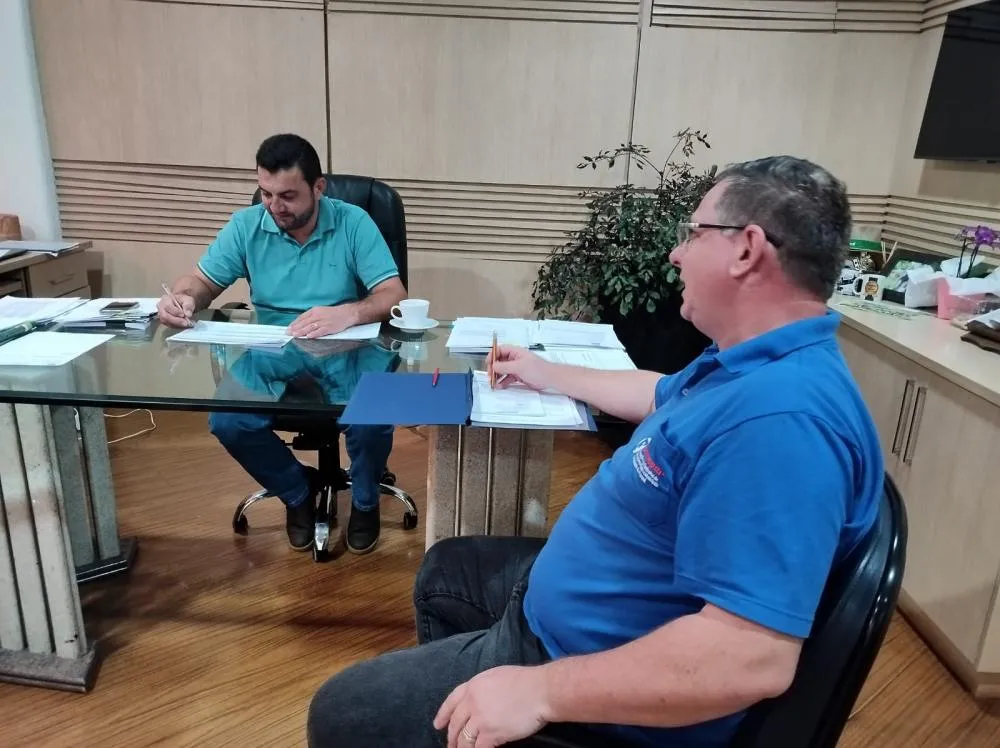 Prefeitura e Sindicato definem reajuste salarial de 7,27% para servidores municipais e aumento de 15,15% no vale-alimentação