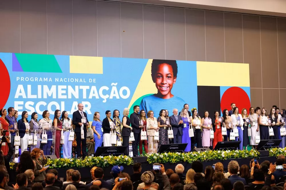 Lula e ministro da Educação anunciam programa de alimentação escolar em parceria com a Itaipu