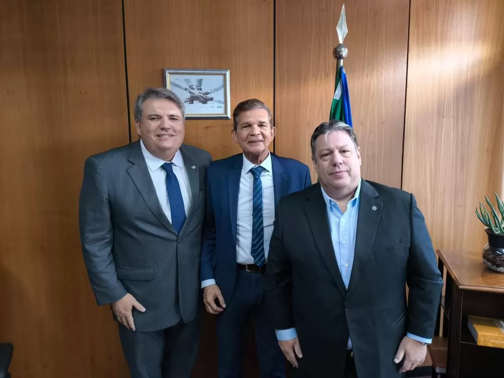 Em Brasília, General Silva e Luna busca equilíbrio financeiro para o Foz Previdência