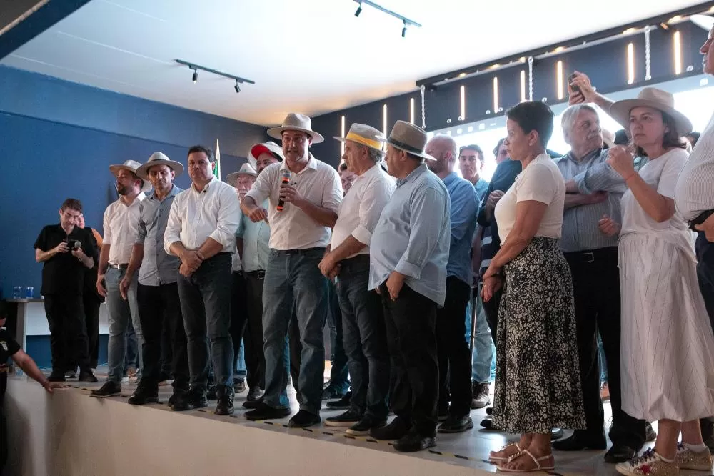 Governador assina protocolos para uso de biogás e biometano no transporte rodoviário Foto: Roberto Dziura Jr/AEN