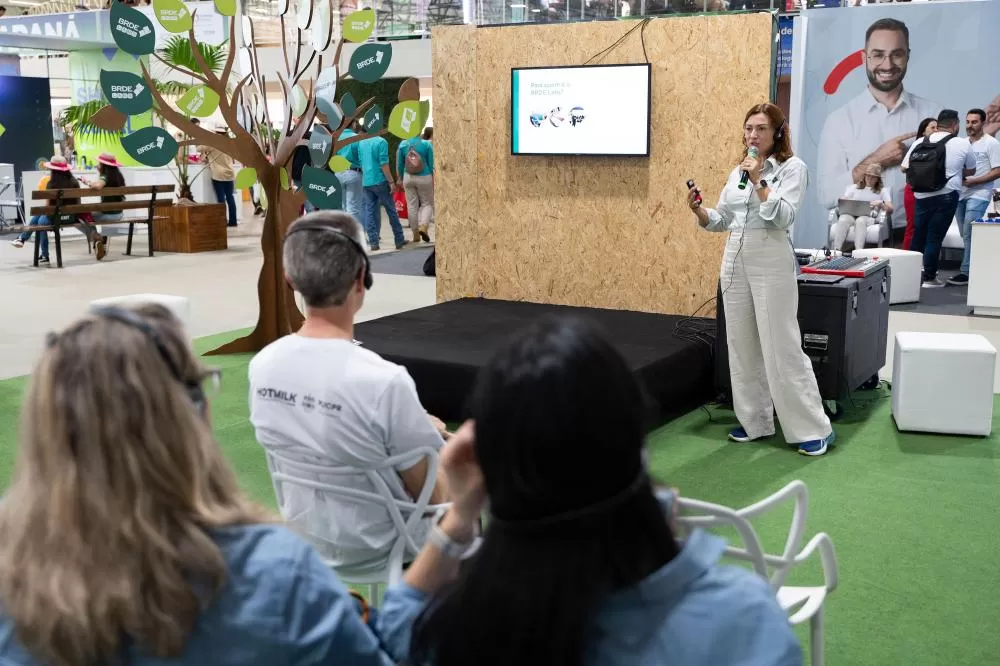 BRDE Labs do Paraná lança edição 2025 com tema Inteligência Artificial - Lisiane Astarita, gerente de Planejamento do BRDE explica tema Inteligência Artificial, do programa BRDE Labs PR 2025 Foto: Kauã Veronese