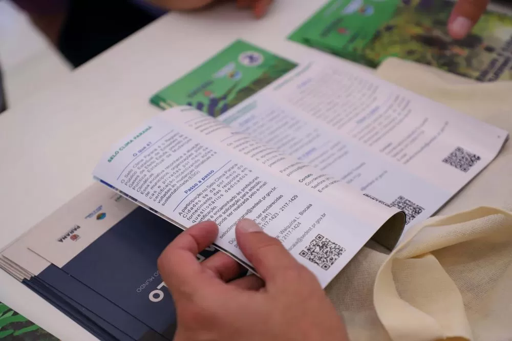 Estado distribui no Paraná Mais Cidades cartilhas de como tonar um município sustentável Foto: Patryck Madeira/SEDEST