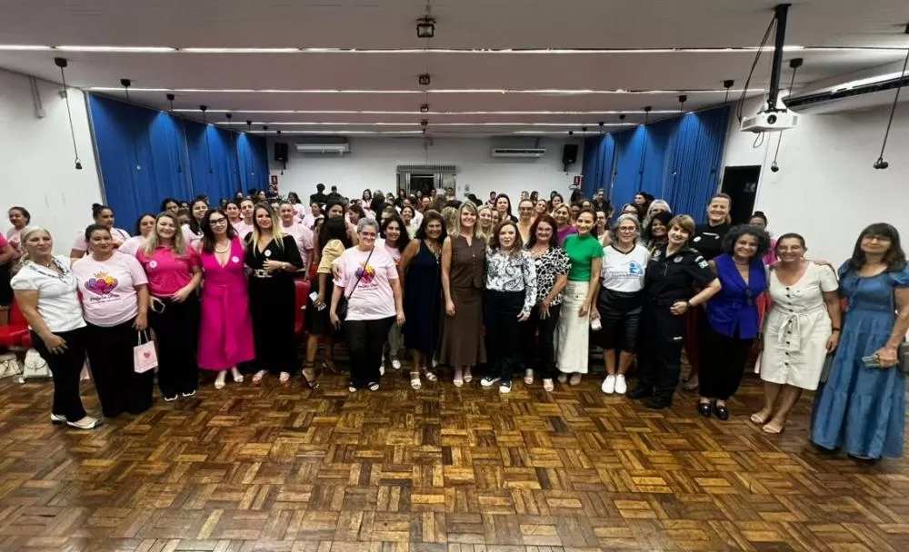 O “papel“ da mulher na política esteve em debate em palestra que abordou “As Mulheres e a Democracia “