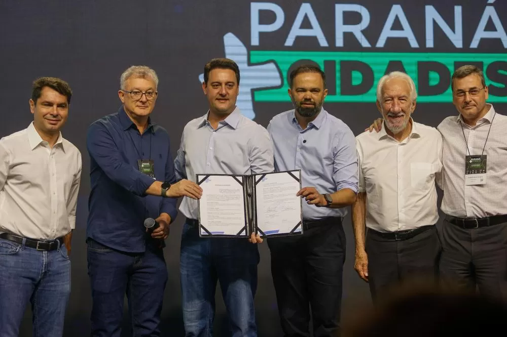 Educação e Sebrae-PR assinam acordo para impulsionar empreendedorismo nas escolas