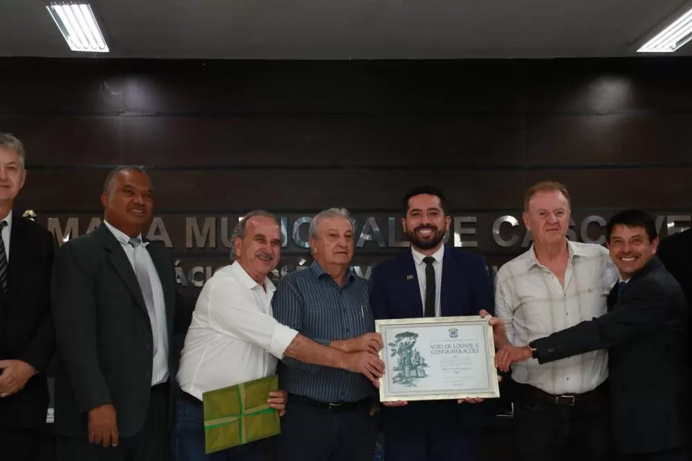 Show Rural Coopavel alça Cascavel a vitrine do agronegócio e recebe homenagem na Câmara de Vereadores