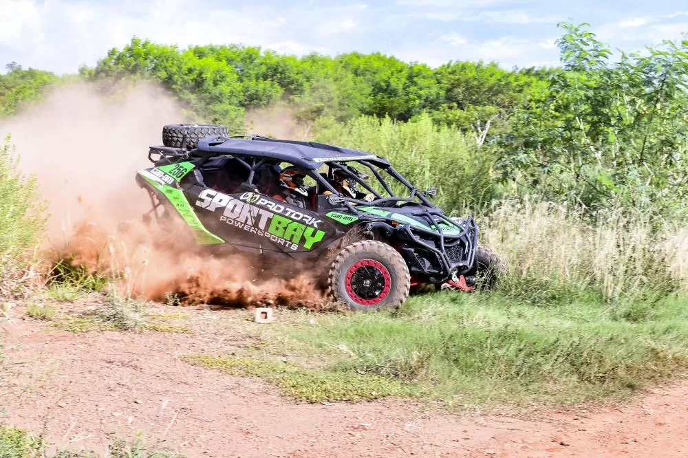Com mais de 300 veículos, 31º Rally Transparaná começou em Guaíra Foto: Dom Fotografia