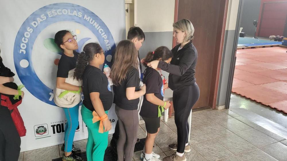 Iniciada nesta segunda (14), competição seguirá sendo realizada no câmpus II da Unipar até sexta-feira (18); 1.706 alunos de 36 escolas disputam 6 modalidades