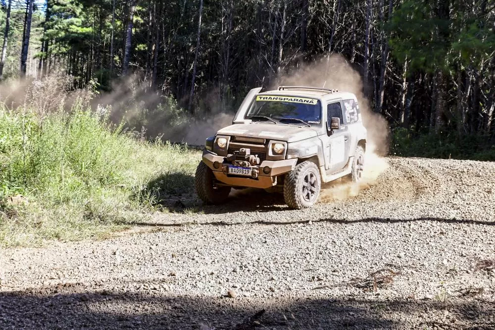 Competidores do 31° Transparaná aceleram de Guarapuava a Telêmaco Borba Foto: Dom Fotografia