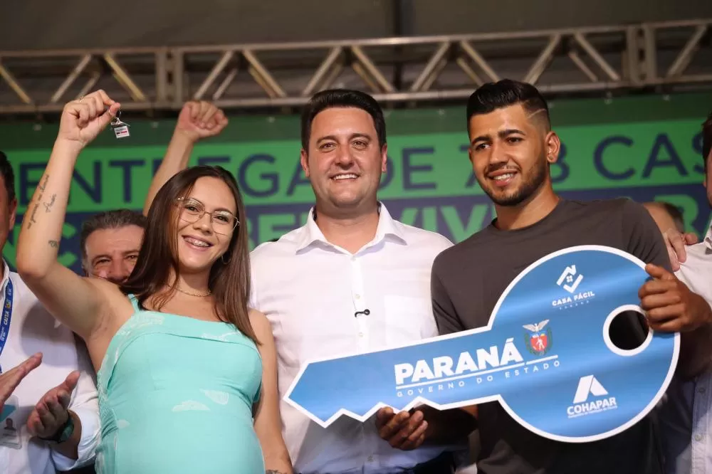 O governador Carlos Massa Ratinho Junior participou nesta sexta-feira (7) da inauguração de um conjunto 748 novas casas em Arapongas, no Norte do Paraná. Foto: Jonathan Campos/AEN