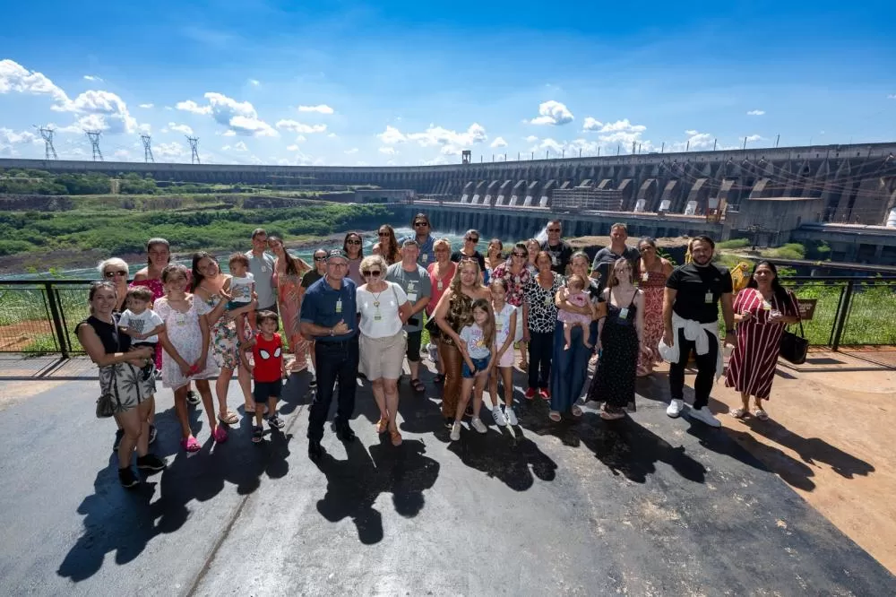 Itaipu recebe alunos destaque do Programa AMP-Itaipu 4.0