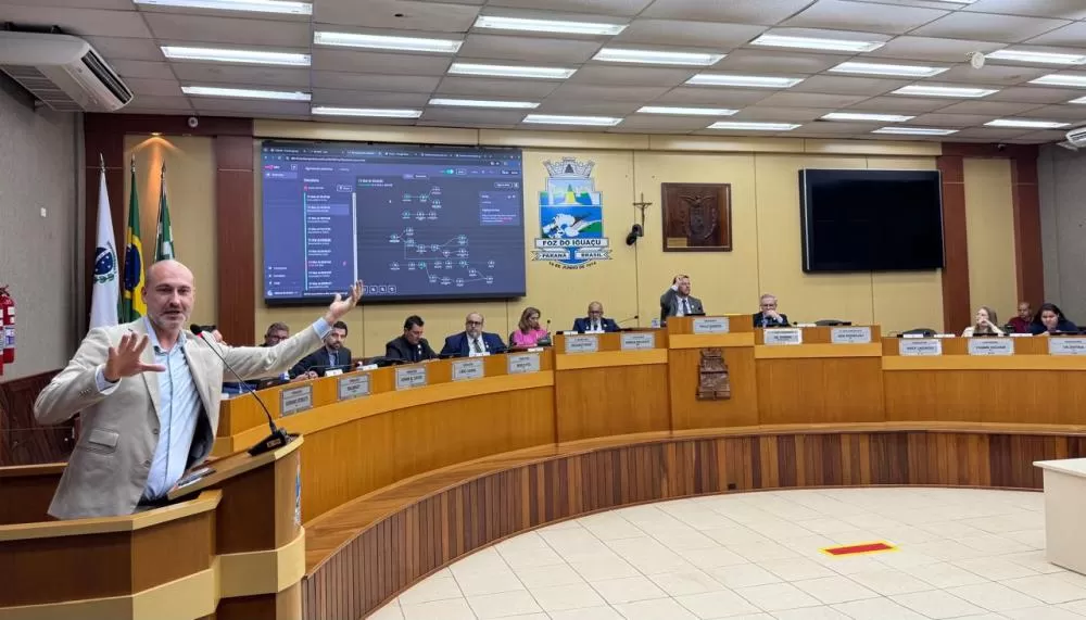 Prefeitura de Foz apresenta projeto “Cidade na Palma da Mão” na Câmara Municipal