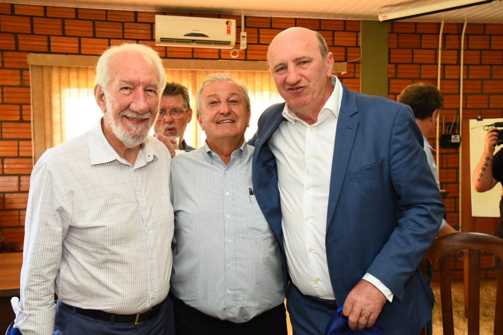 Legenda: O vice-governador do Paraná, Darci Piana, Dilvo Grolli e Neri Geller Crédito: Assessoria