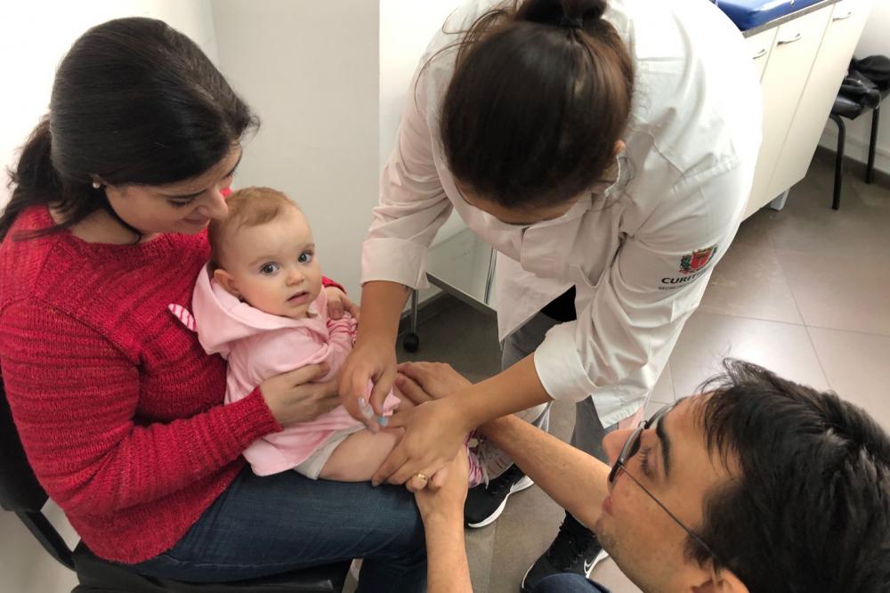 Dia D de vacinação registrou mais de 300 mil doses aplicadas no Paraná. (Foto: Geraldo Bubniak/AEN)