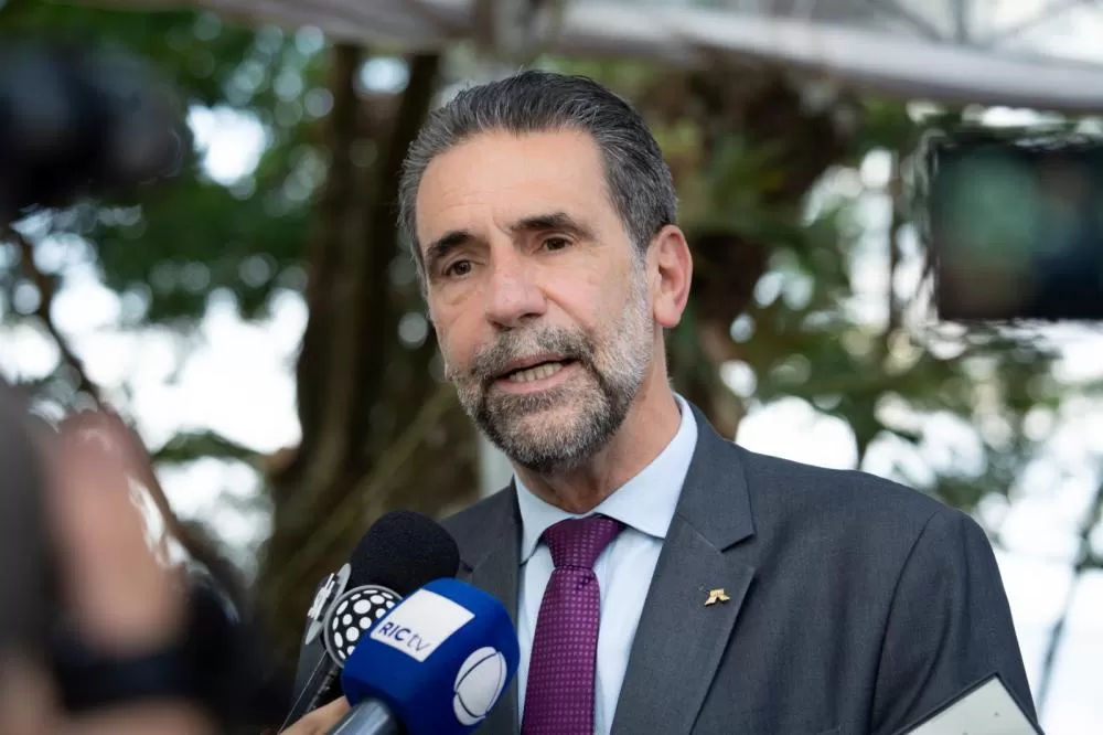 Crédito fotos do diretor-geral brasileiro, Enio Verri, e usina: Sara Cheida/Itaipu Binacional.