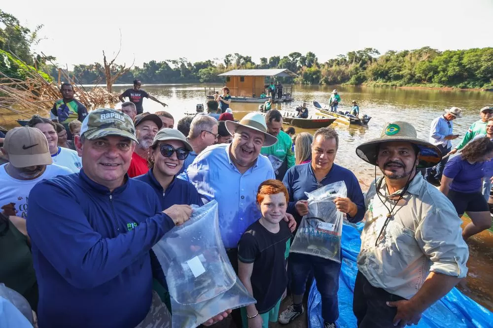 Em Japurá, Estado faz repovoamento do Rio Ivaí com 150 mil peixes nativos Foto: Daniel Castellano/SEDEST