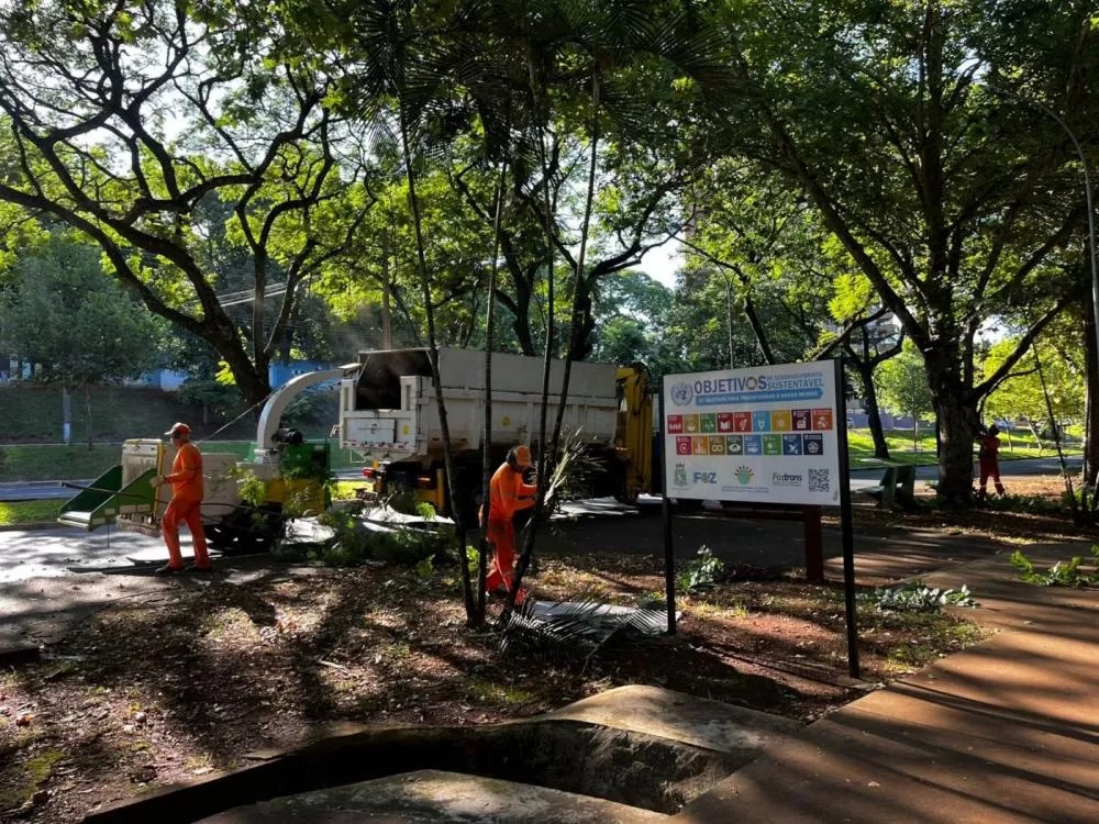 Equipes de limpeza recolhem mais de 5 mil toneladas de entulhos no primeiro trimestre de 2025 em Foz