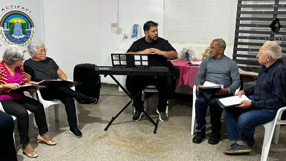 Prefeitura de Foz aposta na música para combater solidão na terceira idade