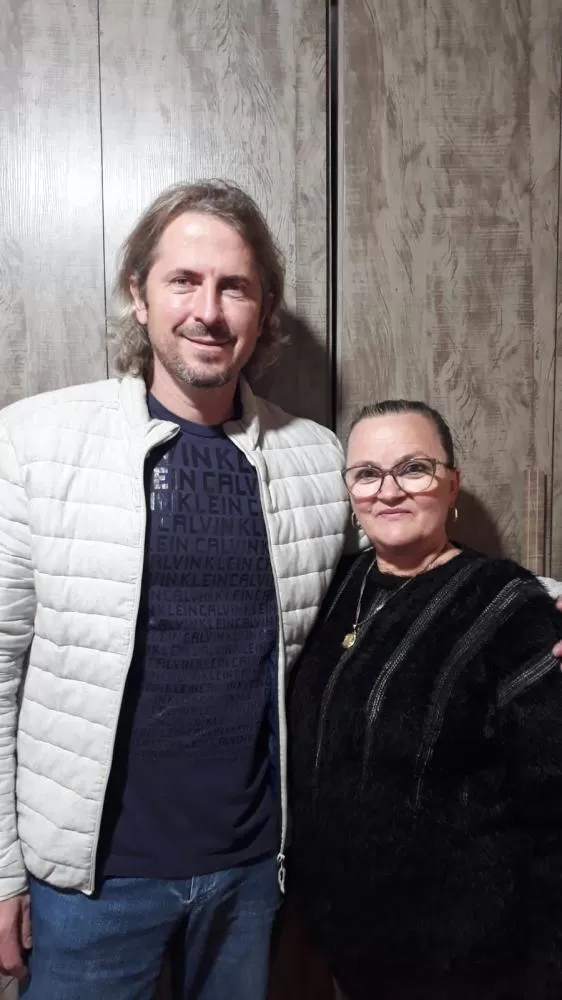 Deputado federal Zeca Dirceu com a presidente da APIV, Terezinha Anschau.