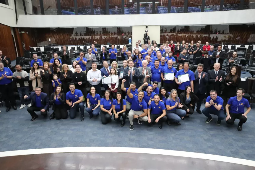 Solenidade ocorreu na noite desta segunda-feira (5), no Plenário da Casa.Créditos:Valdir Amaral/Alep