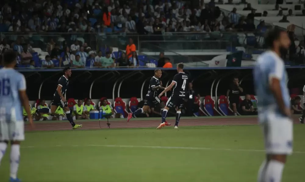 Samara Miranda/Remo/Direitos Reservados