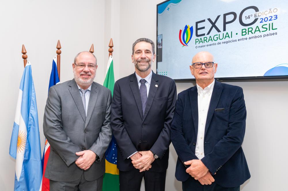 Justo Zacarías Irún e Enio Verri e Danilo Vendruscolo. Foto: Sara Cheida/Itaipu.