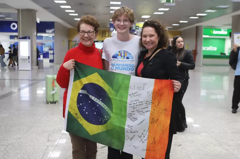 Inglês afiado e experiência de vida: 75 alunos do Ganhando o Mundo voltam da Irlanda Foto: Ari Dias/AEN