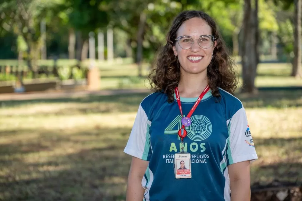 Fabiana Stamm, zootecnista do Refúgio Biológico Bela Vista, da Itaipu. Crédito: William Brisida/Itaipu Binacional.