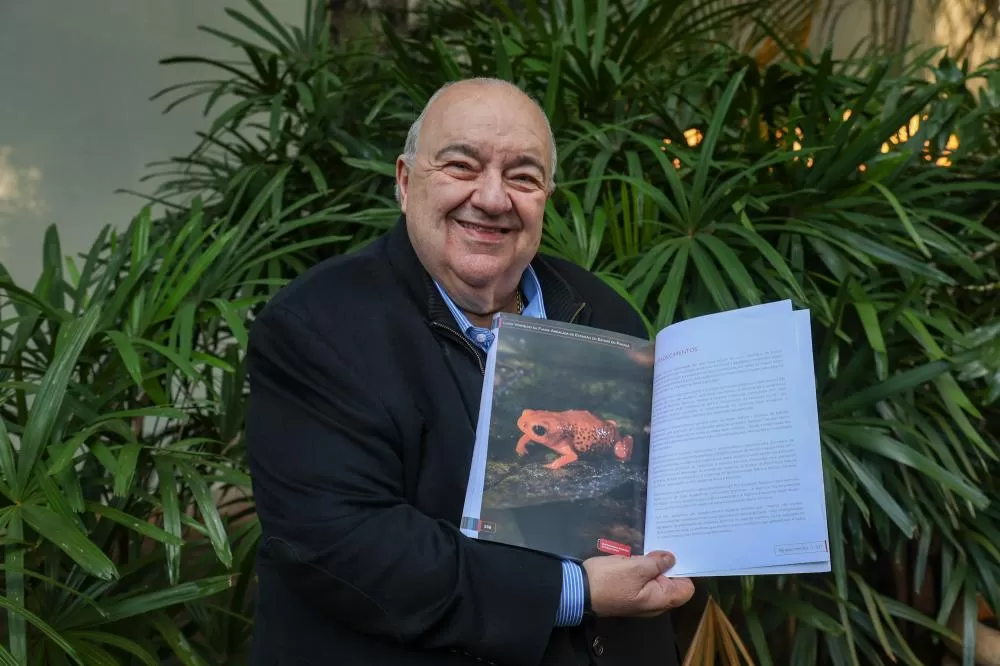 Rafael Greca, secretário estadual do Desenvolvimento Sustentável: livro vermelho sobre a fauna ameaçada do Paraná serviu de inspiração para a exposição fotográfica Foto: Daniel Castellano/SEDEST