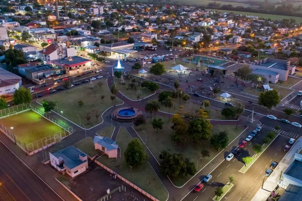 De Antonina a Santa Izabel do Oeste, moradores do de 39 cidades recebem prêmios de R$ 1 mil no sorteio do Nota Paraná - Santa Izabel do Oeste Foto: Juliana & Roberto Fotografia/Prefeitura de Santa Izabel do Oeste