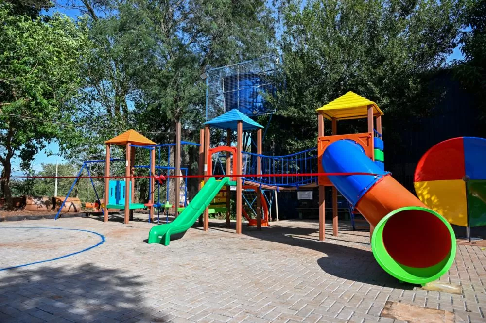 Recurso de gincana da Itaipu se transforma em parque infantil para 500 crianças