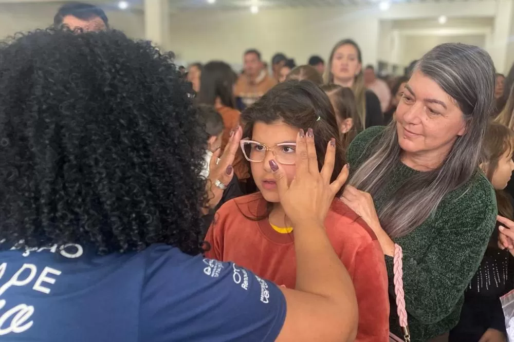 Bons olhos: mais de 500 óculos serão entregues nesta semana para alunos da rede pública Foto: SEDEF