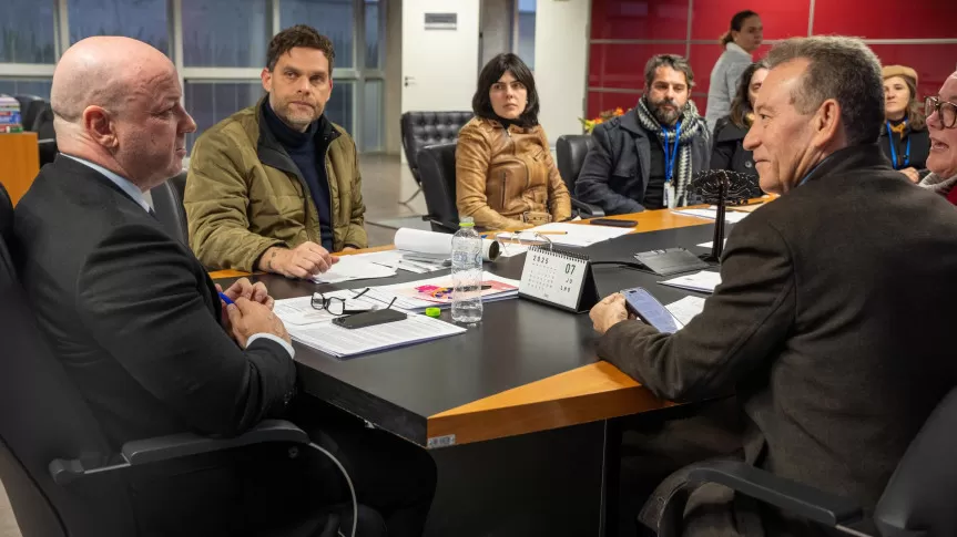 Deputados Goura (PDT) e Professor Lemos (PT) participam de reunião no Ministério Público do Paraná. Créditos: Divulgação/Assessoria Parlamentar