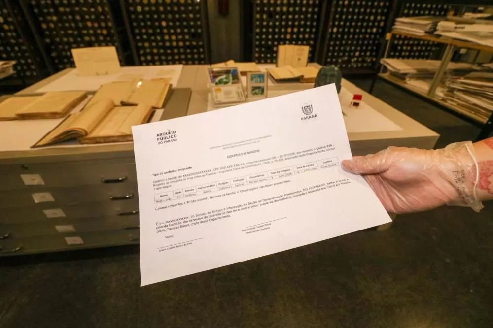 Dupla cidadania: documentos do Arquivo Público do Paraná auxiliam no processo de solicitação Foto: Geraldo Bubniak/AEN