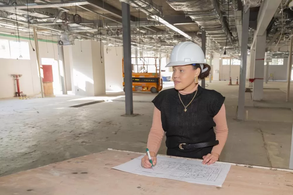 Emilly Silva Matheus, residente técnica que fez um projeto sobre o LIV. do TECPAR Foto: Hedeson Alves/TECPAR