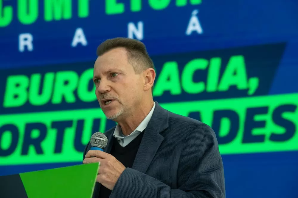 Curitiba, 14 de julho de 2025 - O governador em exercício Darci Piana durante anúncio da Junta Comercial e o Decreto de Baixo Risco. Foto: Roberto Dziura Jr/AEN